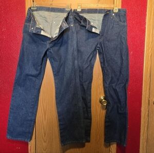 2 Pairs Of Wrangler Jeans Mens Size 31x32